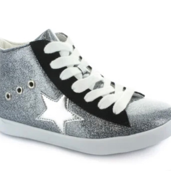 Hoo Arias Star Lace High Top Silver Glitter Sneaker - Picture 1 of 8
